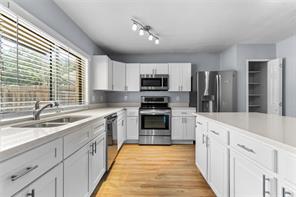 1137 Kingston Drive - Photo 16