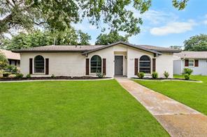 1137 Kingston Drive - Photo 2