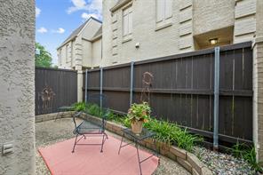 4229 Cole Avenue - Photo 2