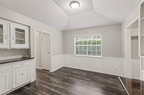 1702 Yorkshire Drive - Photo 6