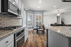840 Parkside Drive - Photo 5