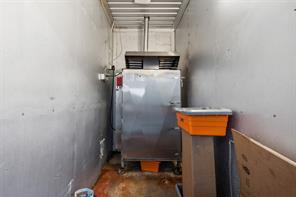 324 E Highway 6 - Photo 14