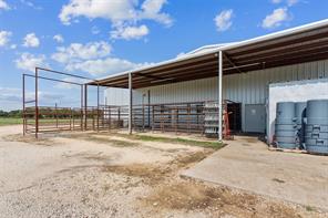 324 E Highway 6 - Photo 18