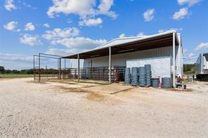 324 E Highway 6 - Photo 20