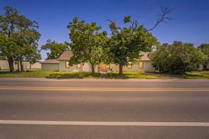 1050 W Dallas Avenue - Photo 1