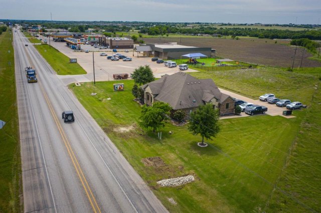 8905 N Highway 171