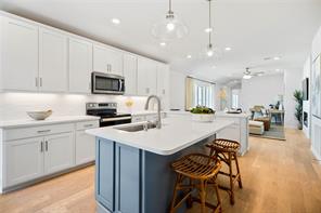 8725 Saratoga Street - Photo 2