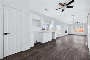 710 E Lamar Street - Photo 5
