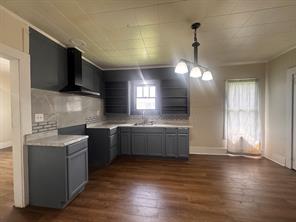 414 W 4th Street - Photo 7