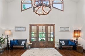 2749 Summit Avenue - Photo 4