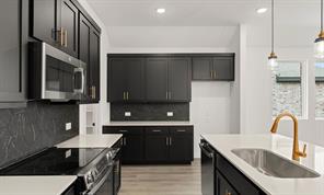 2205 Washington Street - Photo 2