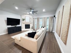 1525 Jocelyn Drive - Photo 5