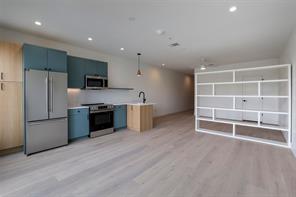 309 W Daggett Avenue - Photo 1