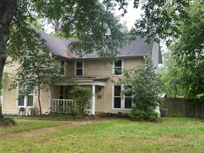 504 1st Street - Photo 1