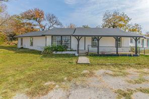 904 13th Street - Photo 1