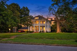 1114 S Houston Avenue - Photo 1