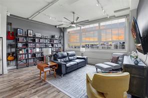 2600 W 7th Street - Photo 2