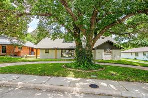 2601 Briarwood Drive - Photo 1