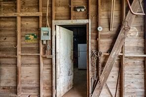 1527 CR 165 - Photo 28