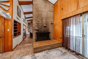 1527 CR 165 - Photo 6