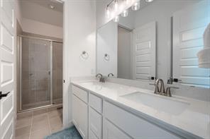 2532 Blackpool Court - Photo 14