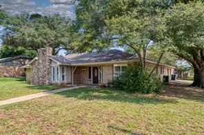 4501 Trowbridge Drive - Photo 2