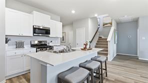 1728 LEEVON Lane - Photo 3