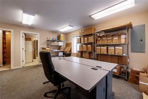 10630 Private Road 1310 - Photo 10