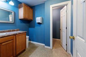 10630 Private Road 1310 - Photo 15