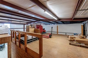 10630 Private Road 1310 - Photo 23
