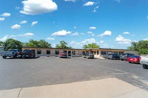 1104 W Walker Street - Photo 1