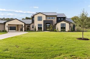 1402 Clydesdale Road - Photo 1
