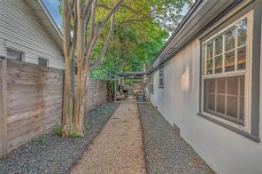 2523 McKenzie Avenue - Photo 36