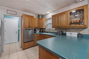 4111 Davis Road - Photo 10