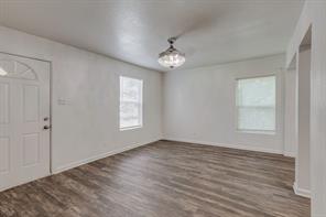 1738 Oak Hill Circle - Photo 3