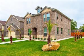 1501 Lakeview Drive - Photo 2