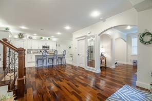 1501 Lakeview Drive - Photo 4