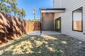 4319 Sylvester Street - Photo 2