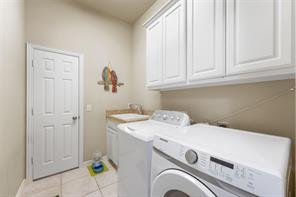 10082 Drawbridge Drive - Photo 14