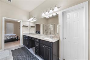 10082 Drawbridge Drive - Photo 18