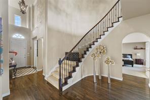 10082 Drawbridge Drive - Photo 4