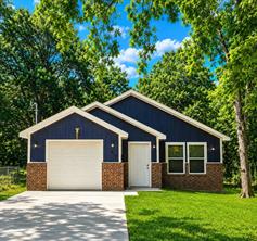 610 W Austin Street - Photo 1