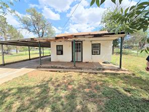 1005 W 3rd Street - Photo 1