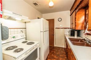 706 E Highway 82 - Photo 17