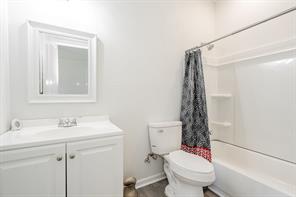207 Young Street - Photo 10