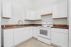 207 Young Street - Photo 4