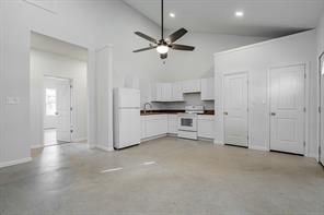 207 Young Street - Photo 6
