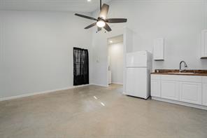 207 Young Street - Photo 7