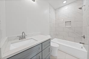 1112 Trinity Street - Photo 12