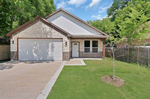 1112 Trinity Street - Photo 3